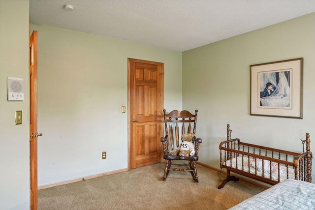 18566 Magenta Bay, Eden Prairie, MN 55347