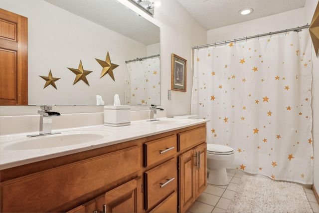 18566 Magenta Bay, Eden Prairie, MN 55347