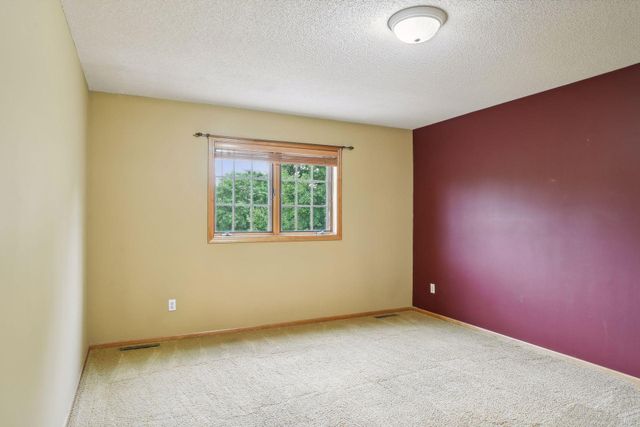 18566 Magenta Bay, Eden Prairie, MN 55347