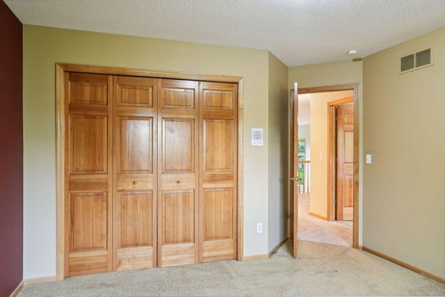 18566 Magenta Bay, Eden Prairie, MN 55347