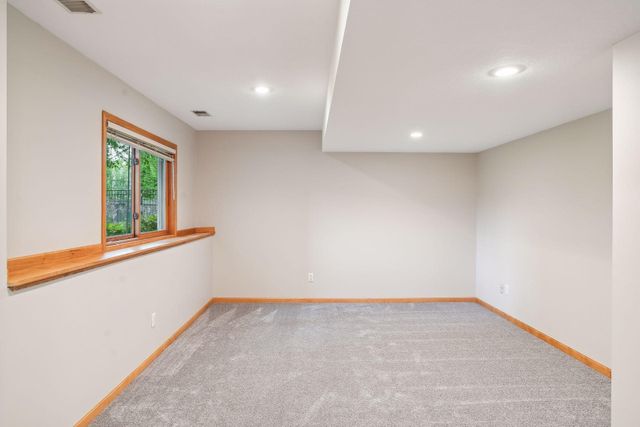 18566 Magenta Bay, Eden Prairie, MN 55347