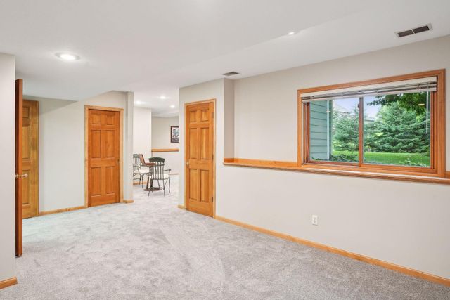 18566 Magenta Bay, Eden Prairie, MN 55347