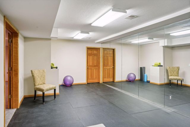 18566 Magenta Bay, Eden Prairie, MN 55347