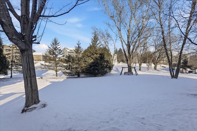 18566 Magenta Bay, Eden Prairie, MN 55347