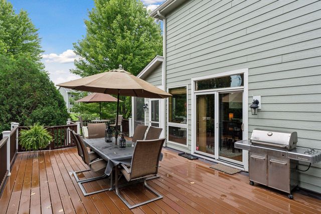 18566 Magenta Bay, Eden Prairie, MN 55347