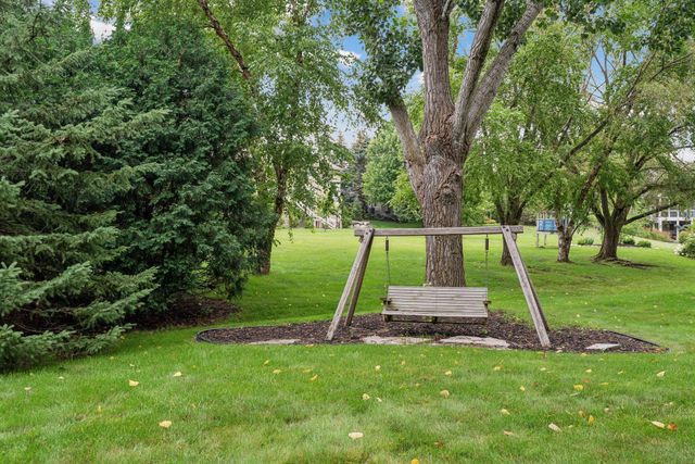 18566 Magenta Bay, Eden Prairie, MN 55347