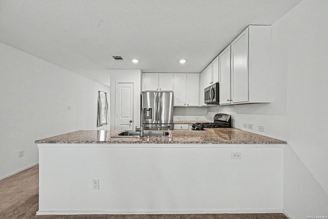 2926 Charpak Dr, Converse, TX 78109