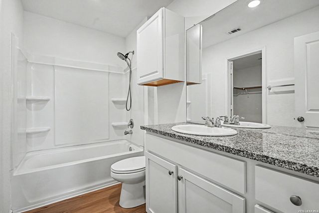 2926 Charpak Dr, Converse, TX 78109