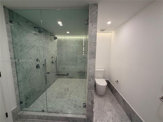 9221 E Bay Harbor Dr 307, Bay Harbor Islands, FL 33154