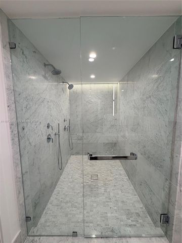 9221 E Bay Harbor Dr 307, Bay Harbor Islands, FL 33154