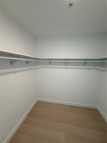 9221 E Bay Harbor Dr 307, Bay Harbor Islands, FL 33154