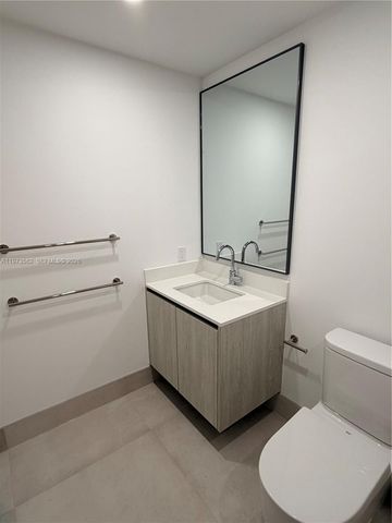 9221 E Bay Harbor Dr 307, Bay Harbor Islands, FL 33154