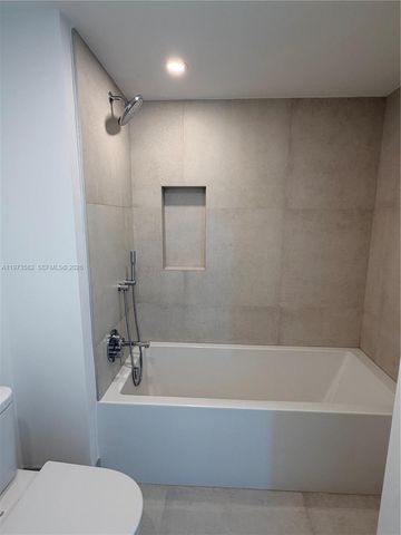 9221 E Bay Harbor Dr 307, Bay Harbor Islands, FL 33154