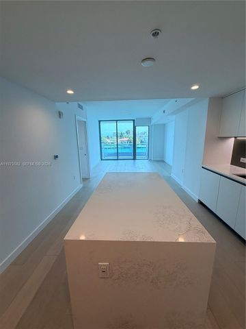 9221 E Bay Harbor Dr 307, Bay Harbor Islands, FL 33154