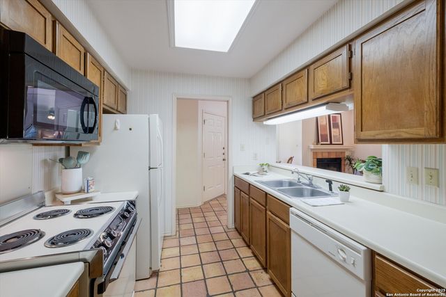 11839 Parliament St Apt 1911, San Antonio, TX 78216