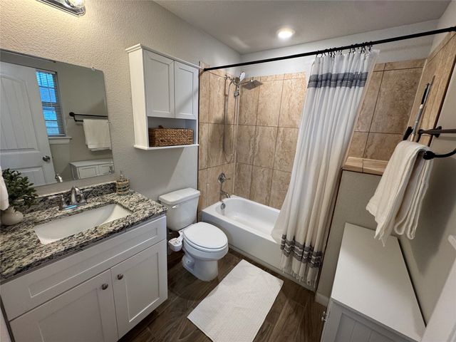124 Oakwood Street, Chico, TX 76431
