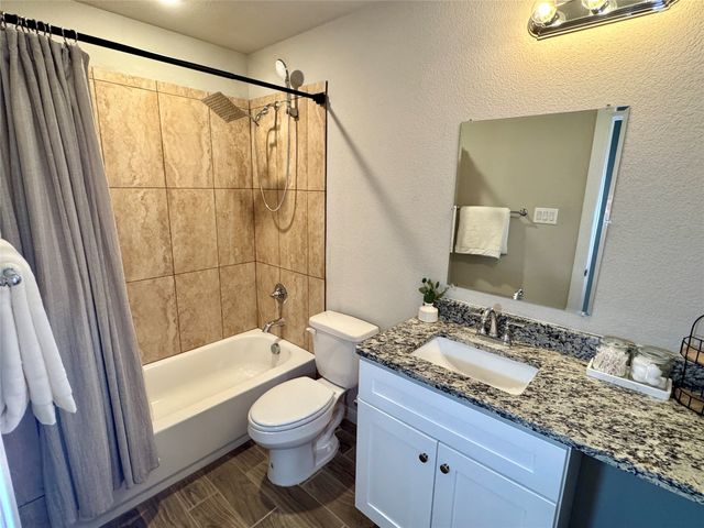124 Oakwood Street, Chico, TX 76431
