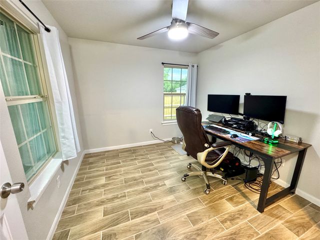 124 Oakwood Street, Chico, TX 76431