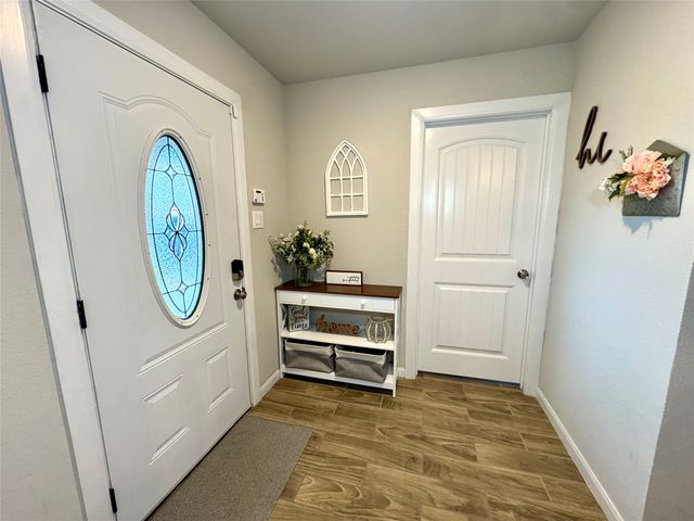 124 Oakwood Street, Chico, TX 76431
