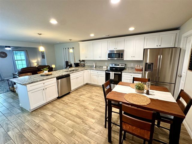 124 Oakwood Street, Chico, TX 76431