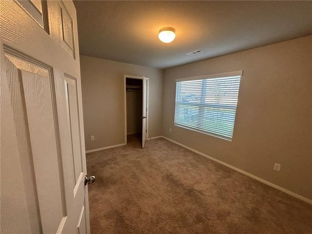 811 SE G Str Street, Bentonville, AR 72712