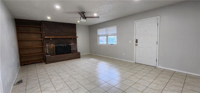 811 SE G Str Street, Bentonville, AR 72712