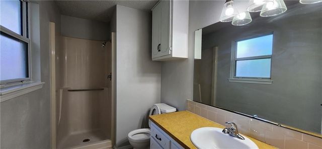 811 SE G Str Street, Bentonville, AR 72712