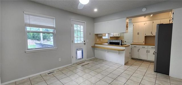 811 SE G Str Street, Bentonville, AR 72712