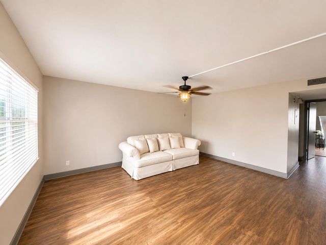 99 Flanders C, Delray Beach, FL 33484