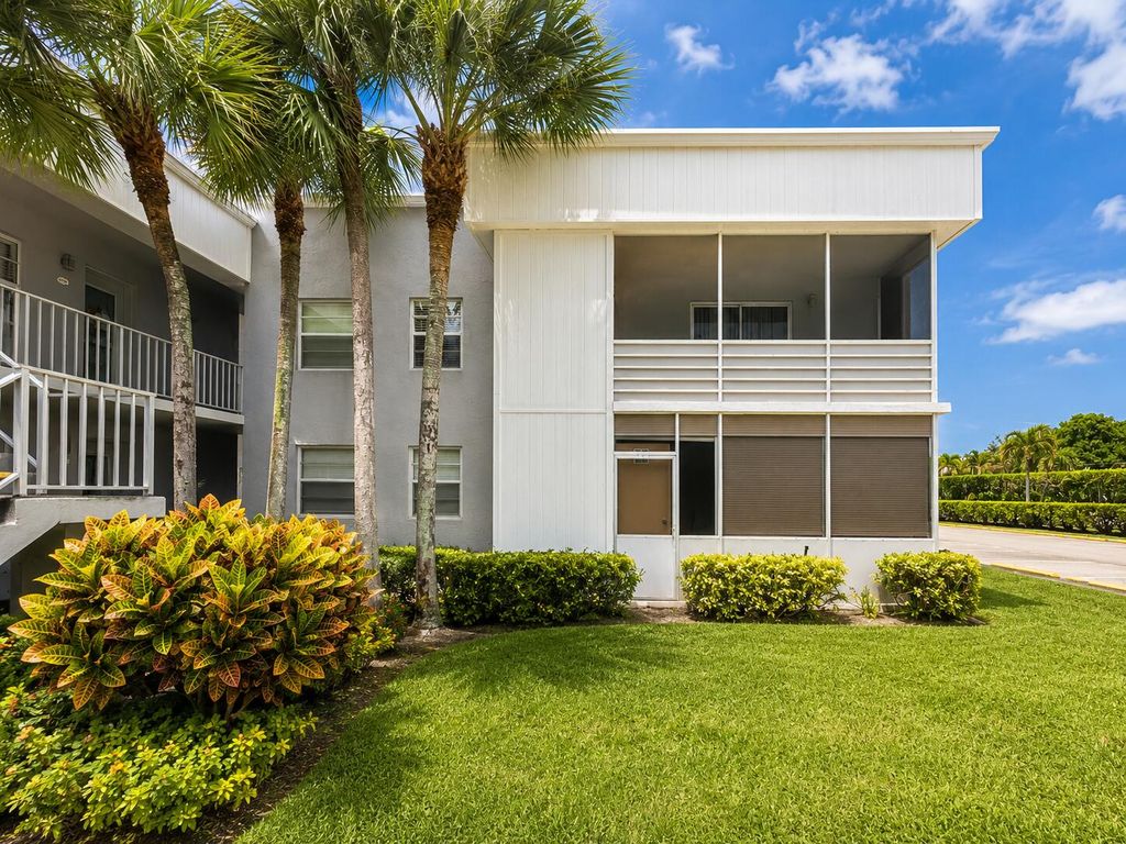 99 Flanders C, Delray Beach, FL 33484