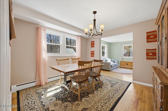 42 Shadow Wood Way, Clifton Park, NY 12019
