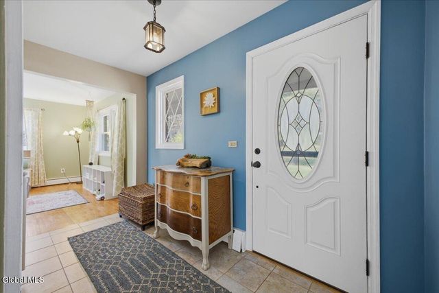 42 Shadow Wood Way, Clifton Park, NY 12019