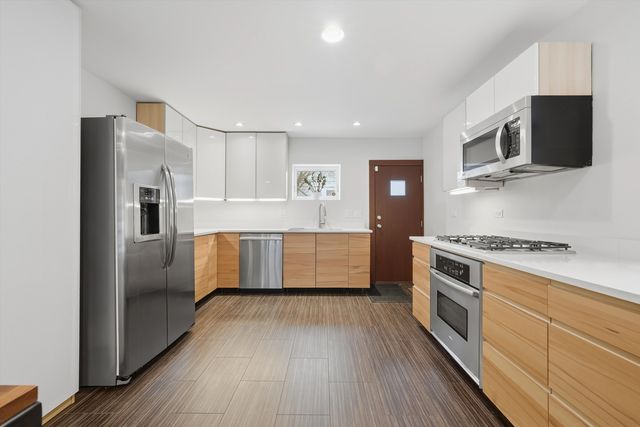 1220 W Hubbard Street, Chicago, IL 60642