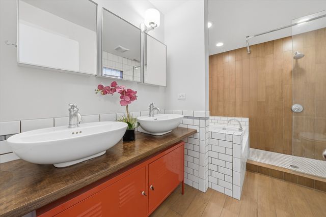 1220 W Hubbard Street, Chicago, IL 60642