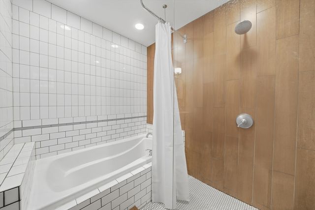 1220 W Hubbard Street, Chicago, IL 60642