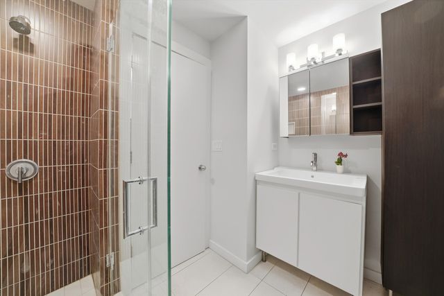 1220 W Hubbard Street, Chicago, IL 60642