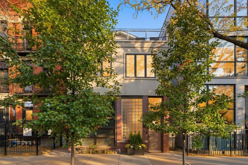 1220 W Hubbard Street, Chicago, IL 60642