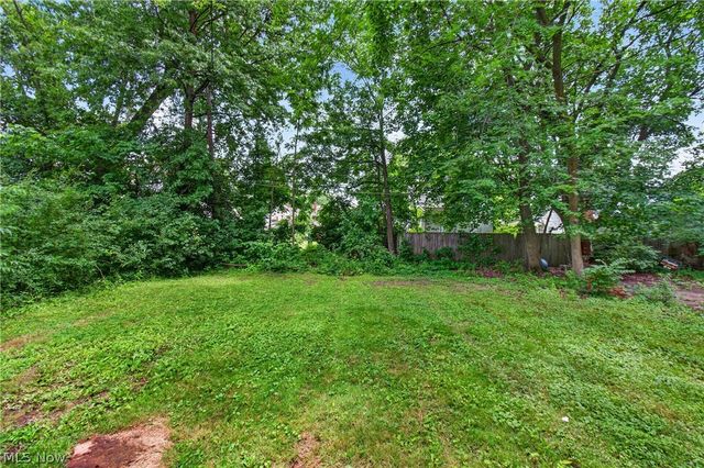 471 Beechwood Drive, Akron, OH 44320