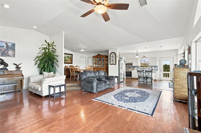2406 Patriot DR, Lago Vista, TX 78645