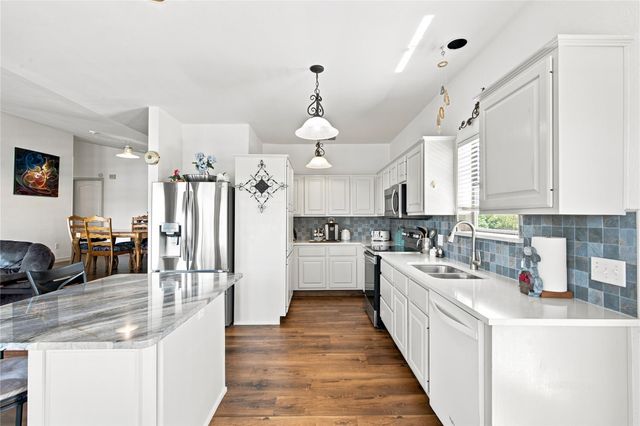 2406 Patriot DR, Lago Vista, TX 78645