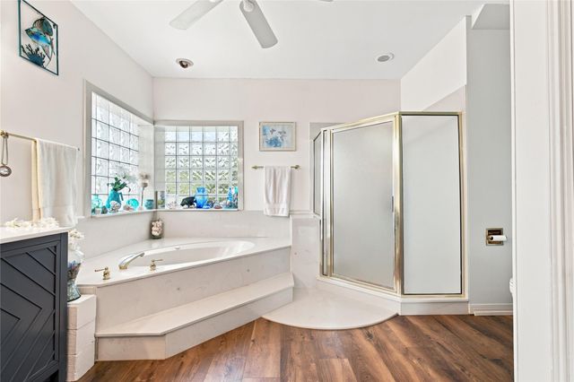 2406 Patriot DR, Lago Vista, TX 78645