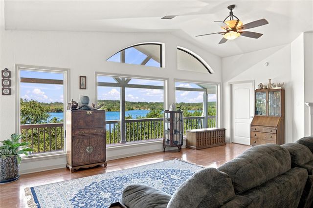 2406 Patriot DR, Lago Vista, TX 78645