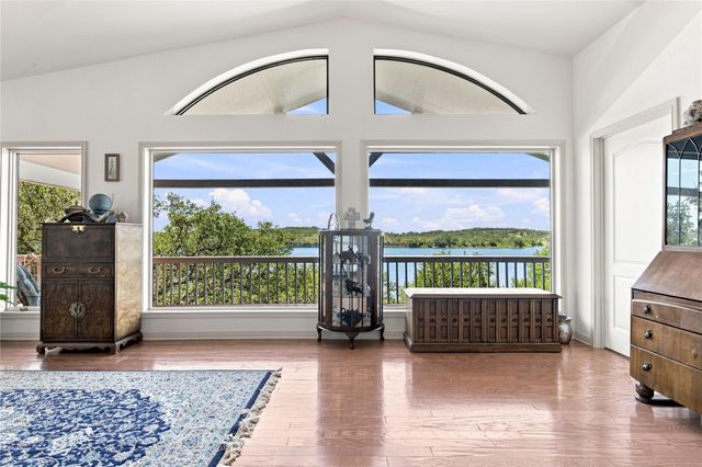 2406 Patriot DR, Lago Vista, TX 78645