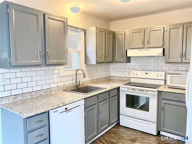 35 Ojibwa Road A, Shelton, CT 06484