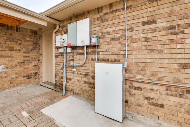 2034 Lewis Trail, Grand Prairie, TX 75052