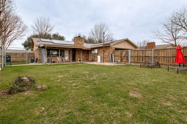 2034 Lewis Trail, Grand Prairie, TX 75052