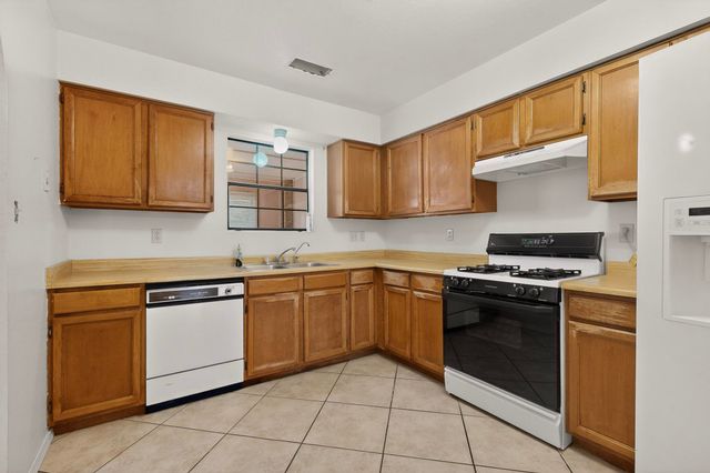 510 Stallion Road SE, Rio Rancho, NM 87124