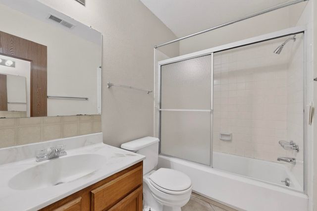 510 Stallion Road SE, Rio Rancho, NM 87124