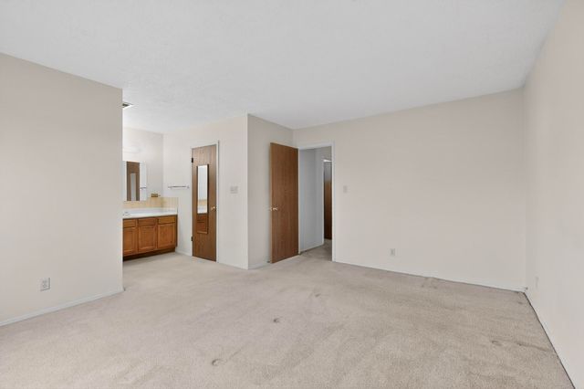 510 Stallion Road SE, Rio Rancho, NM 87124