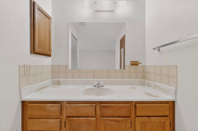 510 Stallion Road SE, Rio Rancho, NM 87124